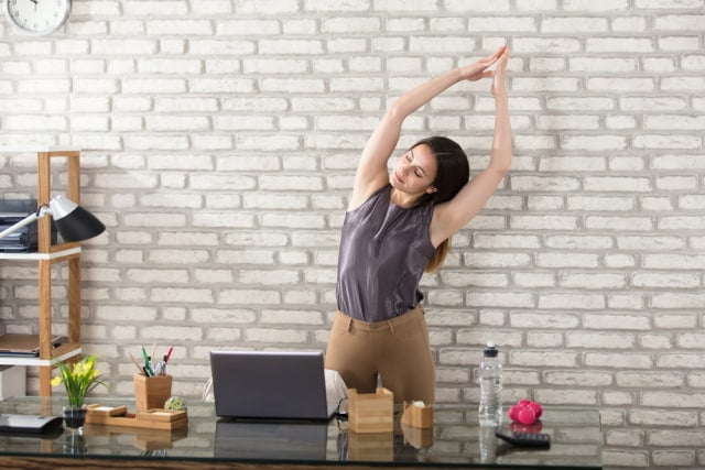 7 Tips Agar Selalu Sehat dan Bugar di Kantor
